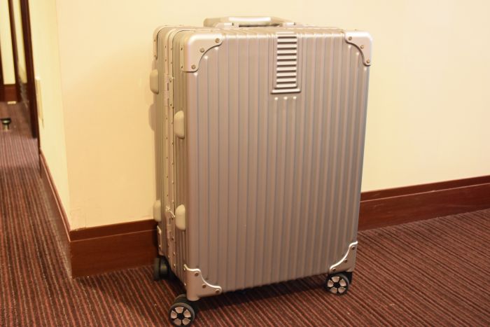 リモワ風？amazonで【タビトラ】のスーツケースを購入してみたのでレビューする！